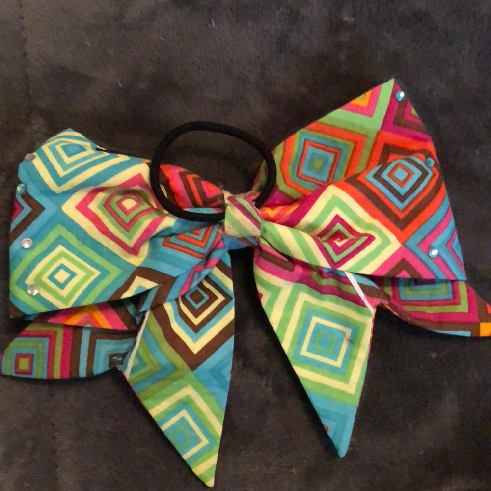 Cheer bow - Picture 3 of 3
